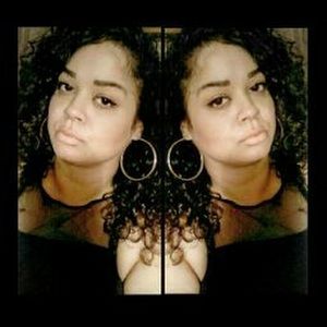 Meet your Posher, Claudia